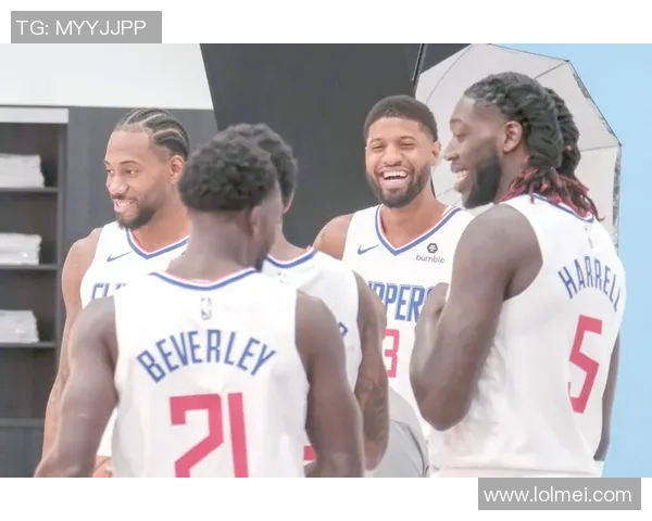 快船与湖人对决为何选择图文直播解析比赛精彩瞬间与战术策略